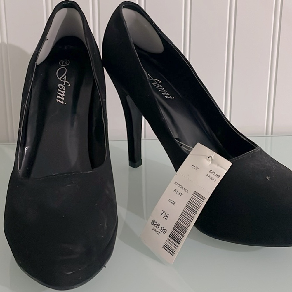 NWT heels